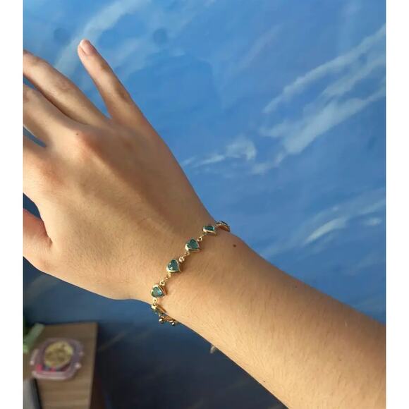 Heart Bead Valentine Bracelet - Coquette Minimalist Style Alloy with Heart Inlay - Picture 3 of 6